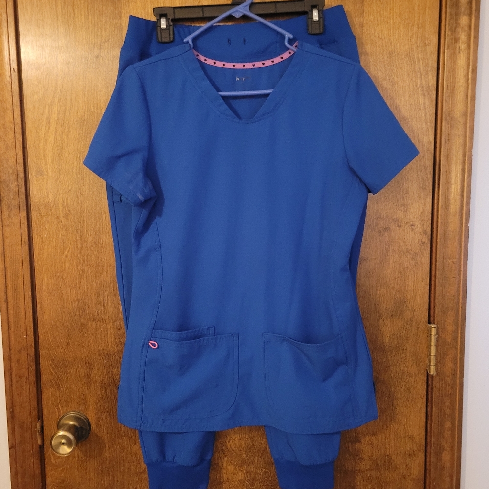 Scrubs HeartSoul Royal Medium Set